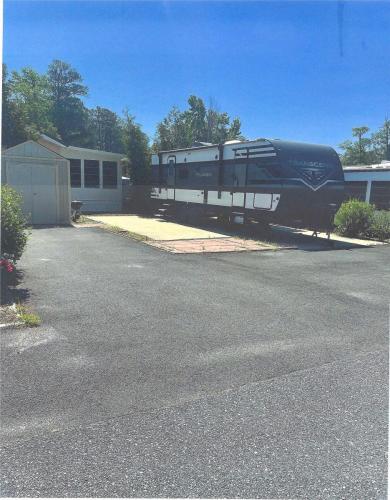 lot 118Lot, Camper and shed 